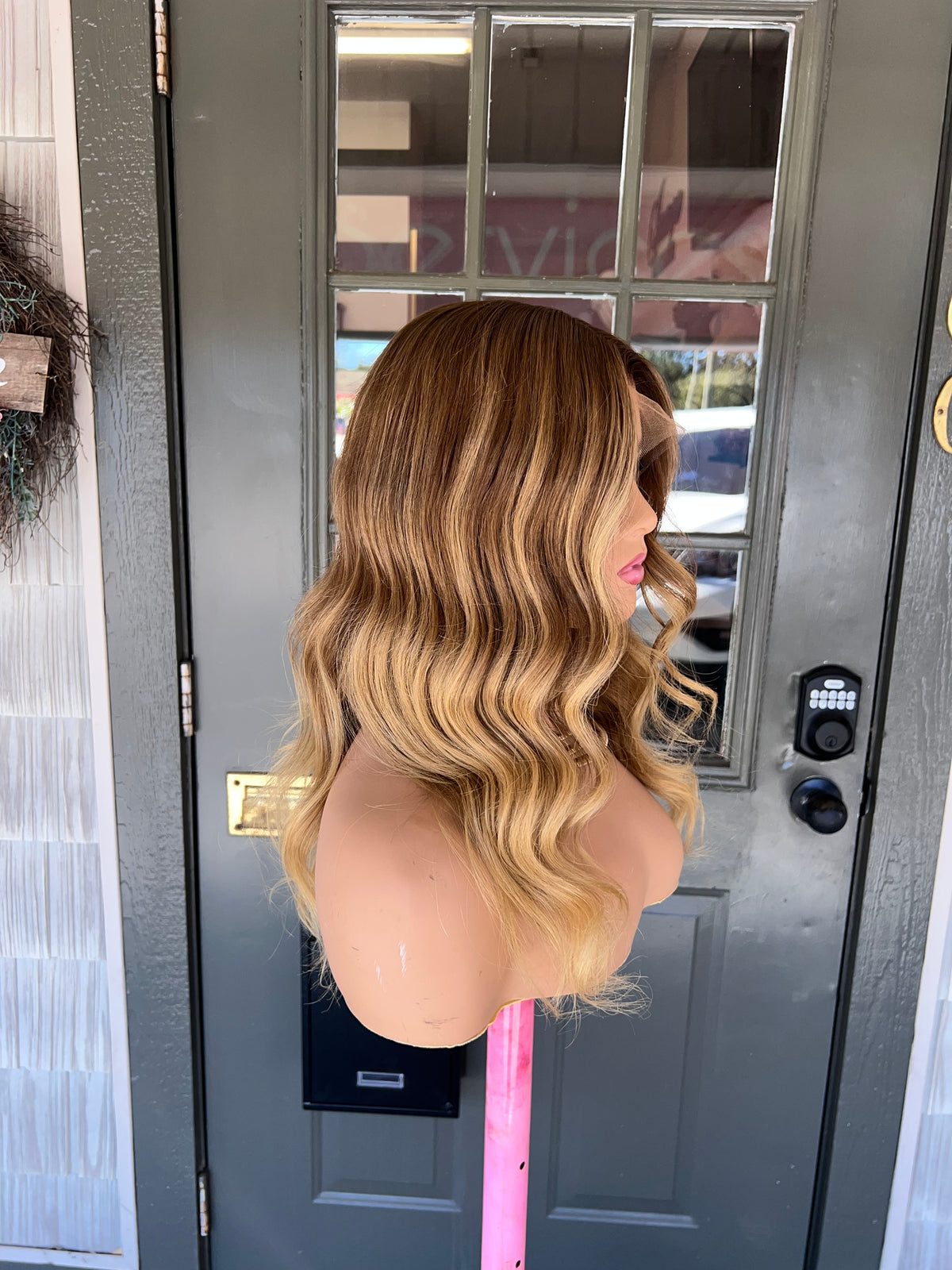 Chloe ￼